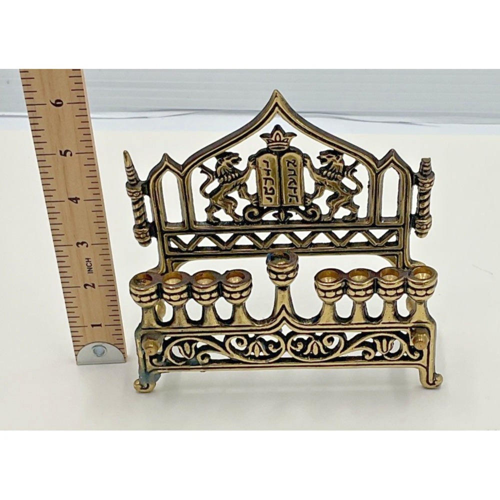 Vintage Brass Hanukkah‎ Menorah Lions of Judah Judaica 5"